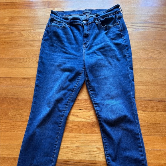 Judy Blue Dark Wash relaxed fit high rise Jeans - Picture 3 of 8